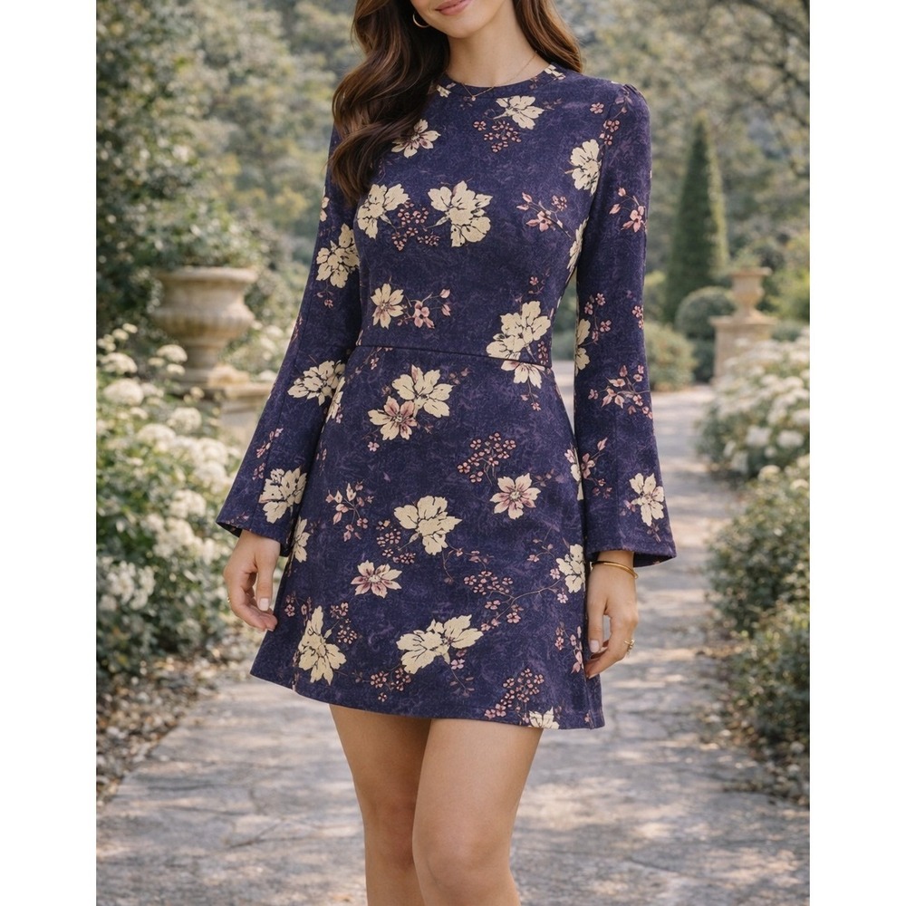 Love Fire Womens Navy Blue Floral Mock Neck Bell Sleeve Mini Dress Size Small